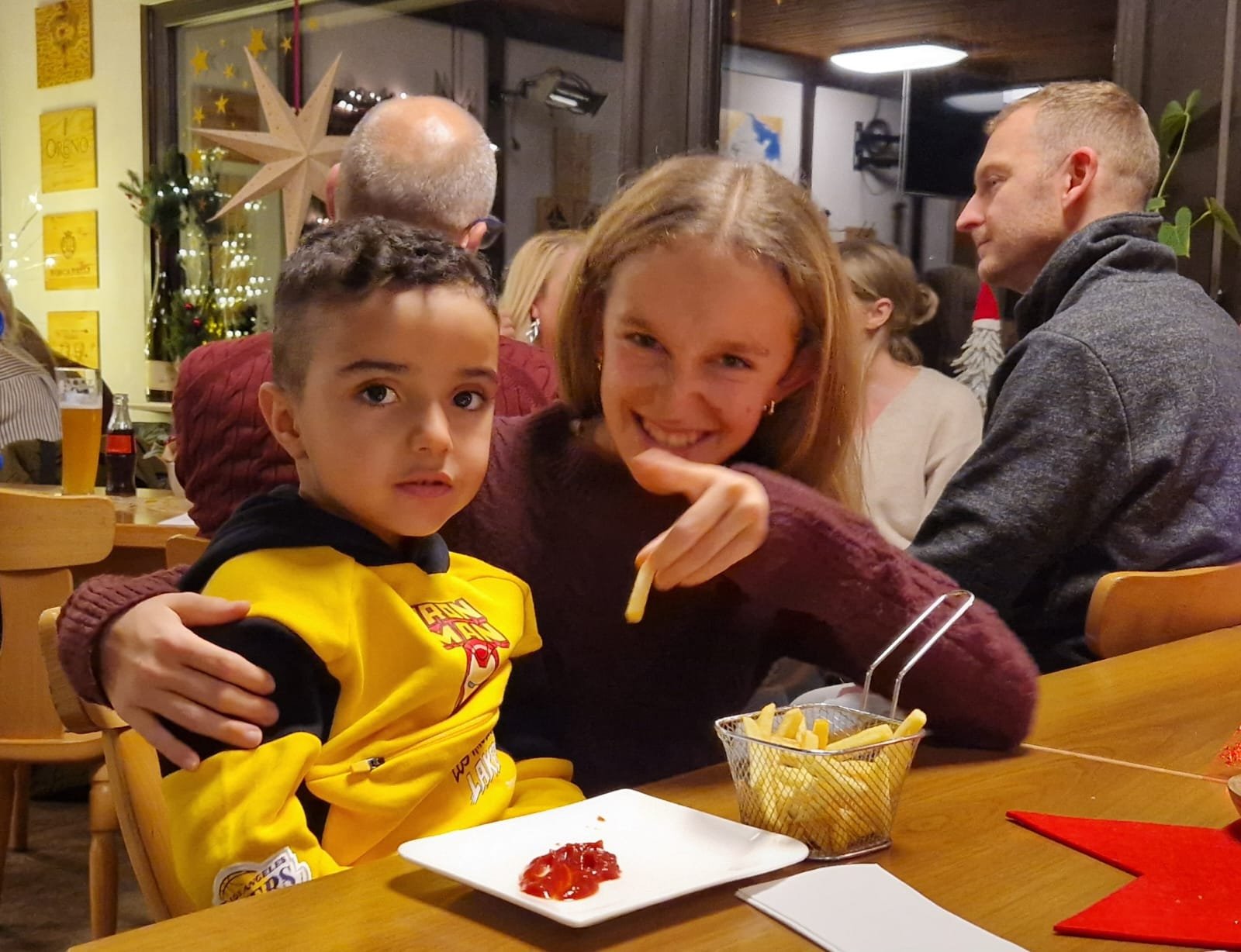 PHOTO 2023 12 08 21 18 18