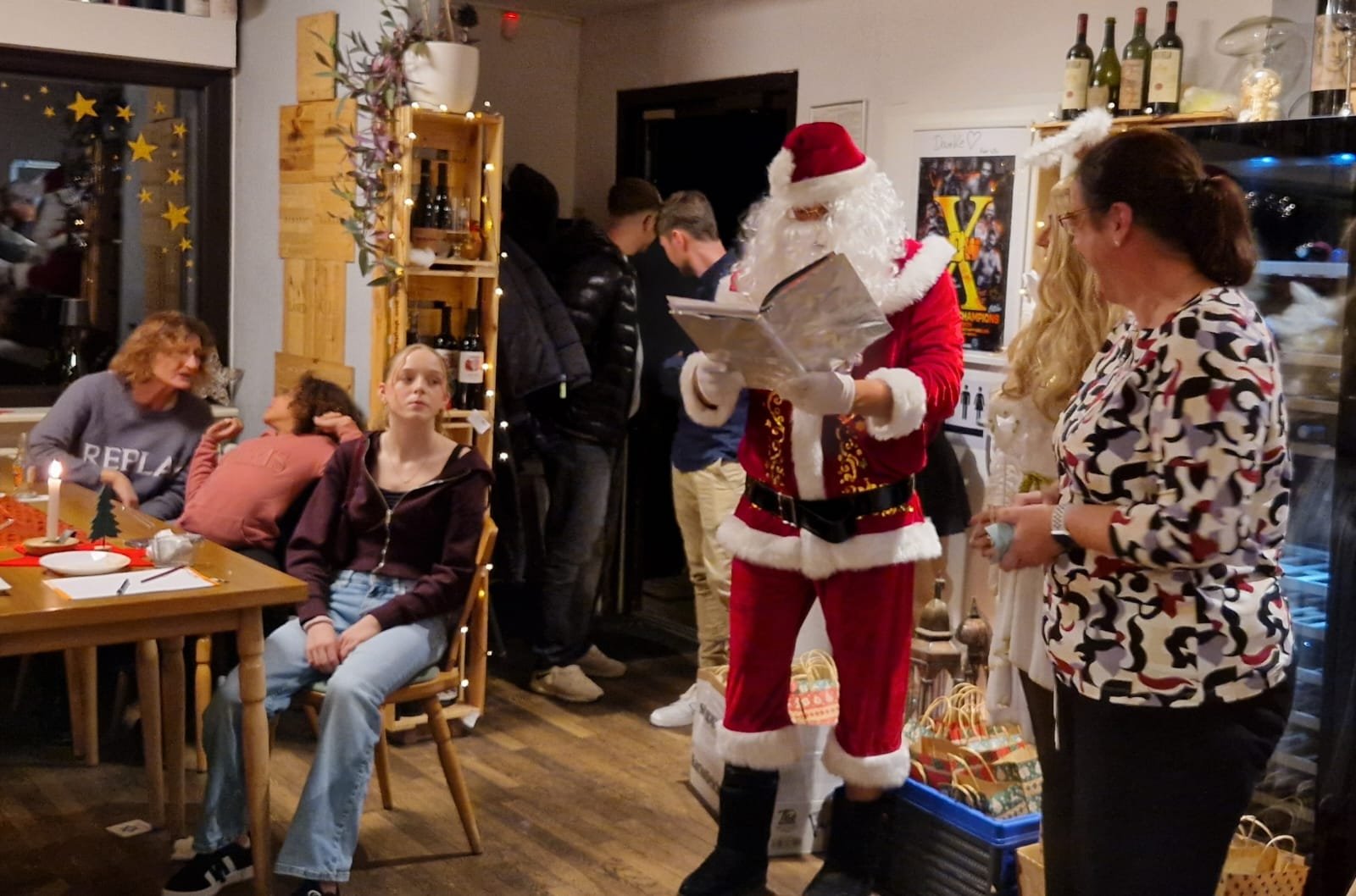 PHOTO 2023 12 08 21 18 18